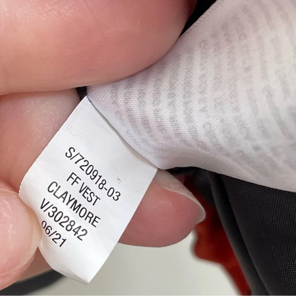 Old Navy Kids Orange Puffer Vest - Size 8 - Picture 5 of 8